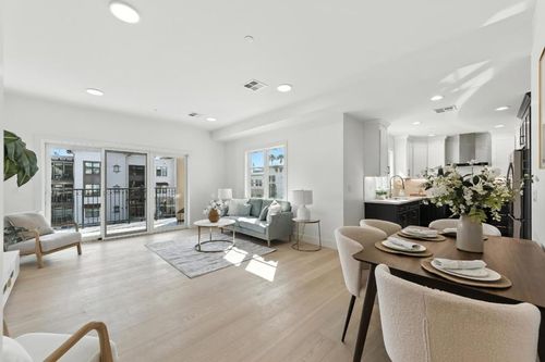 apt-201-560 El Camino Real, San Carlos, CA, 94070-2494 | Card Image