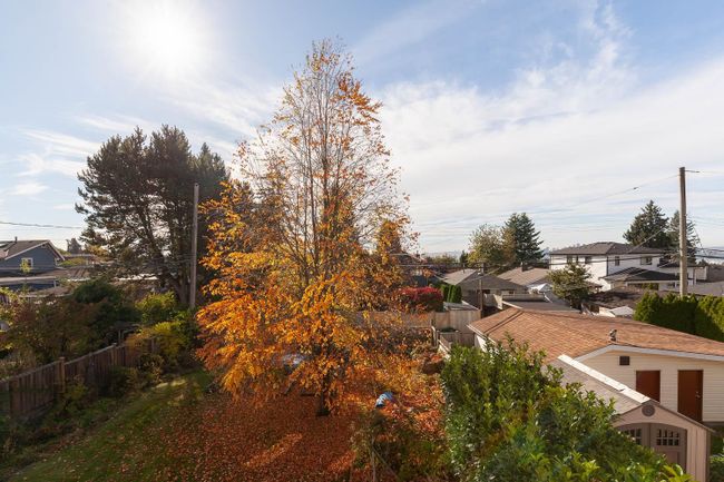 221 W 28th Street, House other with 4 bedrooms, 2 bathrooms and 3 parking in North Vancouver BC | Image 4