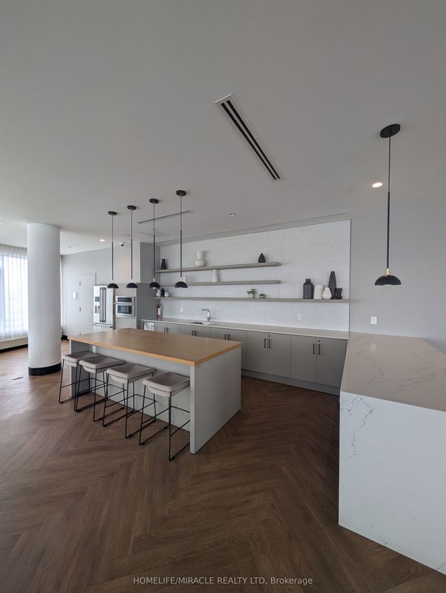 1611 - 2520 Eglinton Ave W, Condo with 3 bedrooms, 2 bathrooms and 1 parking in Mississauga ON | Image 30