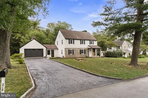 218 Engle Dr, WALLINGFORD, PA, 19086-6336 | Card Image