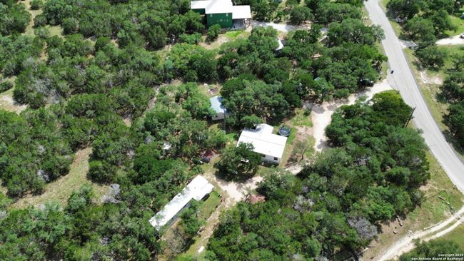 2121 Rolling River Vw, Home with 3 bedrooms, 3 bathrooms and null parking in Spring Branch TX | Image 17