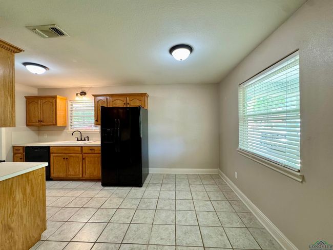 308 N Dogwood St, House other with 2 bedrooms, 2 bathrooms and null parking in Ore City TX | Image 9