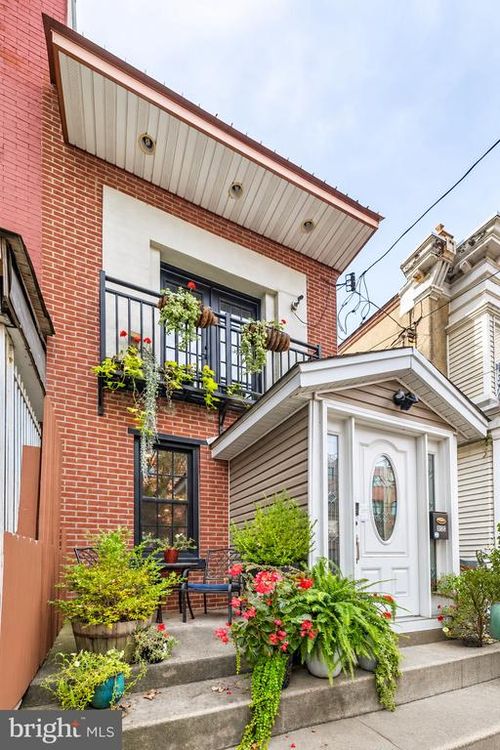 822 N 19th St, PHILADELPHIA, PA, 19130-2002 | Card Image