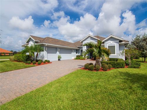 8260 Halbert Ln, Vero Beach, FL, 32968-9497 | Card Image