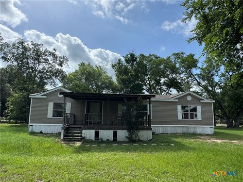 612 W Newman St, Cuero, TX, 77954-3841 | Card Image