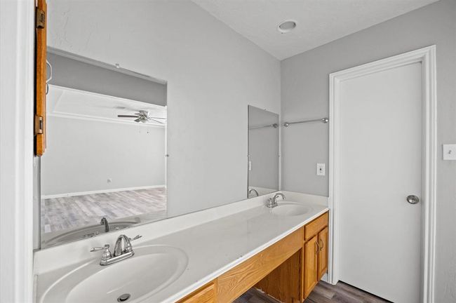 8803 Enchanted Forest Dr, House other with 3 bedrooms, 2 bathrooms and 2 parking in Houston TX | Image 22