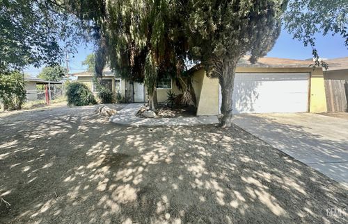 3435 Moss St, Bakersfield, CA, 93312-3125 | Card Image