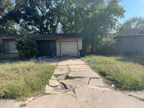 5782 Belcrest St, Houston, TX, 77033-2140 | Card Image