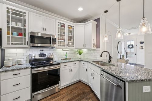 133 Saddlewood Ln, Hendersonville, TN, 37075-3197 | Card Image