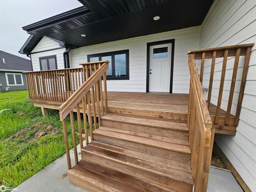 1505 E 10th St, Carroll, IA, 51401 | Card Image