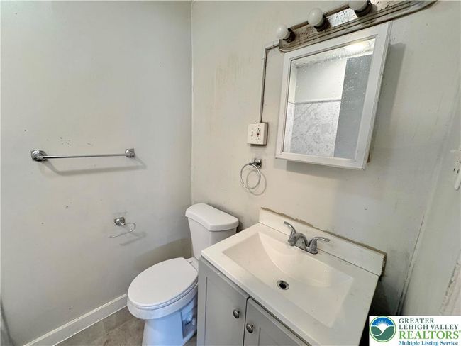 909 Genesee St, House other with 3 bedrooms, 1 bathrooms and null parking in Allentown PA | Image 6