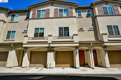 296 Laurel Knoll Dr, Martinez, CA, 94553-3909 | Card Image