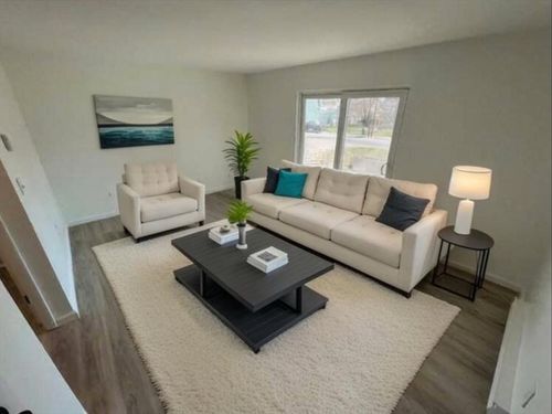 apt-36-31 Vine St, Weymouth, MA, 02188-2319 | Card Image