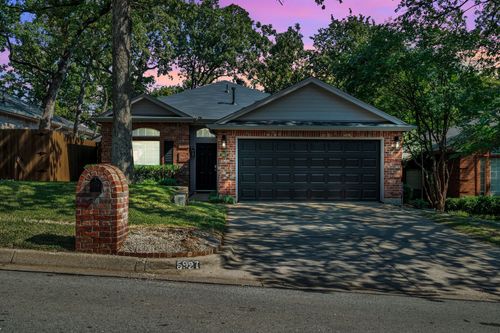 5927 Sagebrush Trl, Arlington, TX, 76017-1030 | Card Image