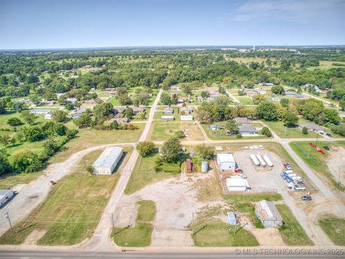 323 S 9th Ave, Stroud, OK, 74079-3836 | Card Image