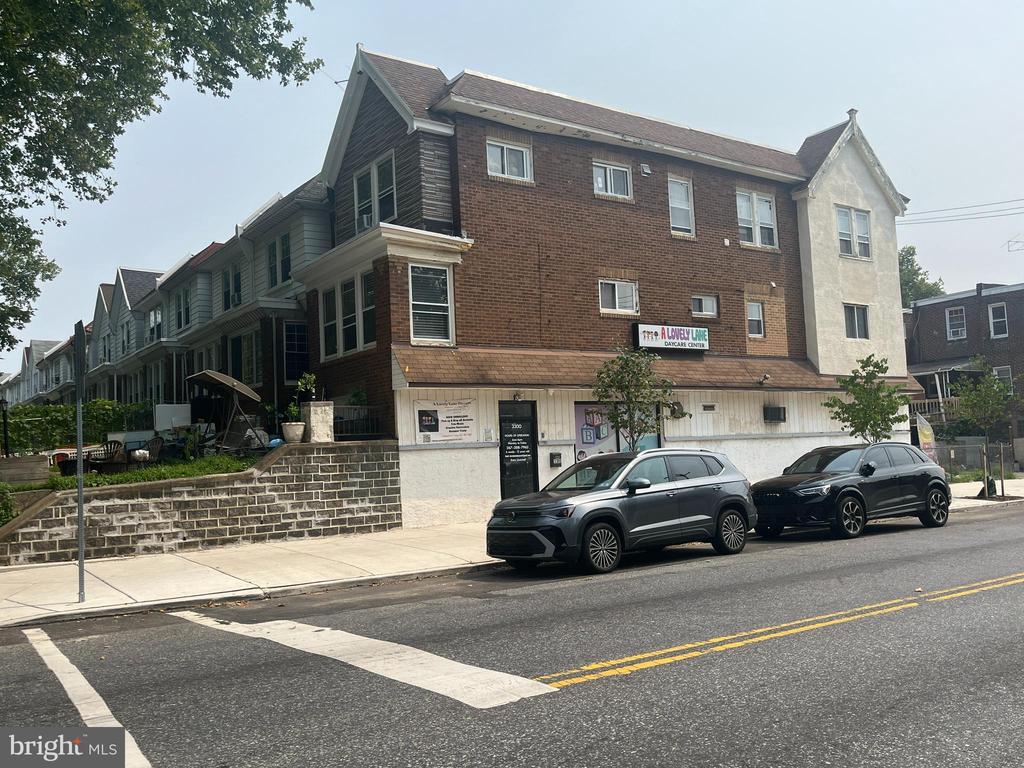 3300 Saint Vincent St, Philadelphia, PA 19149
