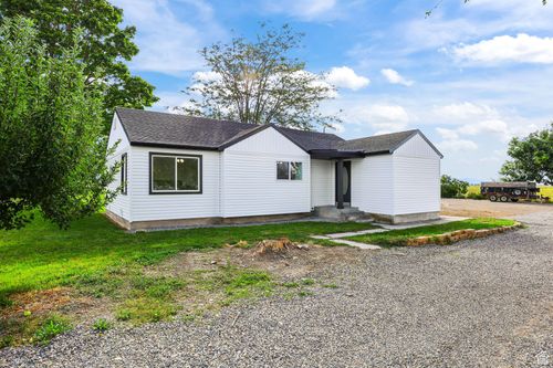 8995 W 10400 N, Tremonton, UT, 84337-8822 | Card Image