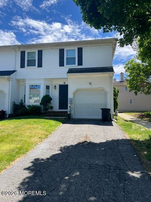 21 Carriage Ln, Englishtown, NJ, 07726-1634 | Card Image