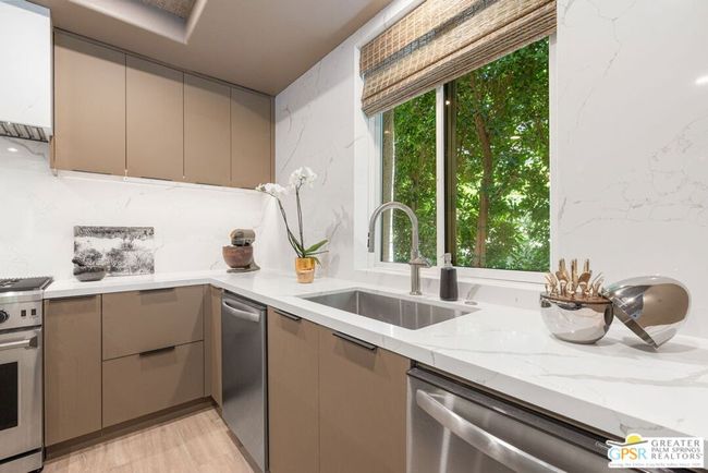 3708 E Bogert Trl, Condo with 2 bedrooms, 3 bathrooms and 2 parking in Palm Springs CA | Image 35