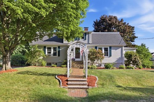 79 Orange St, Reading, MA, 01867-2632 | Card Image