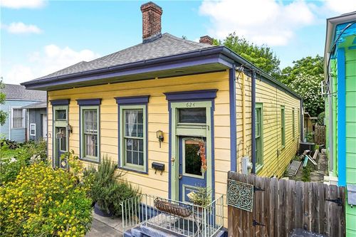 622 Poland Ave, New Orleans, LA, 70117-4722 | Card Image