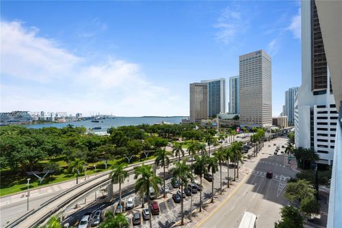 902-50 Biscayne Blvd, Miami, FL, 33132-2905 | Card Image