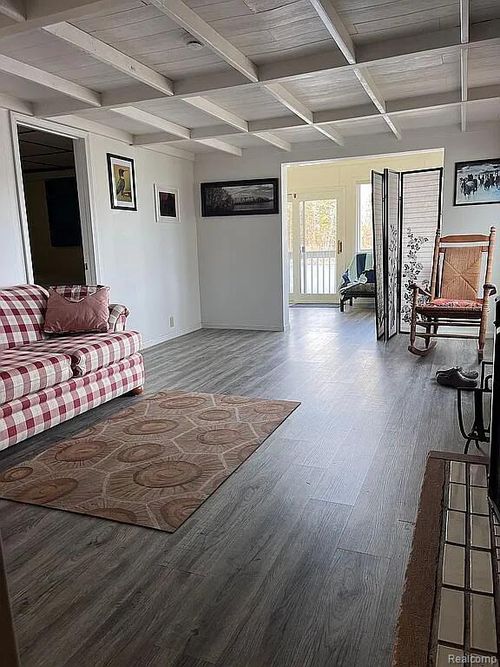 331 N Crooked Lake Dr, Lake, MI, 48632-9052 | Card Image