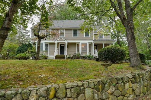 94 Rice St, Wellesley, MA, 02482-6020 | Card Image