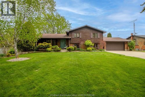 965 Mooney St, Dresden, ON, N0P1M0 | Card Image
