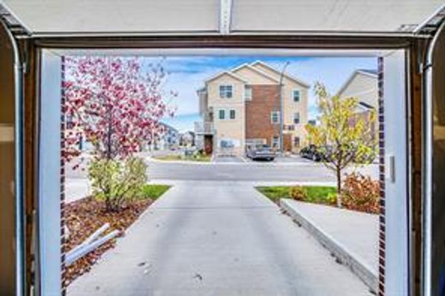 51 Sherwood Row Nw, Home with 2 bedrooms, 2 bathrooms and 3 parking in Calgary AB | Image 33