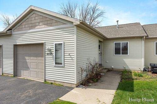 2925 Harmony Ct, Wyoming, MI, 49519-7407 | Card Image