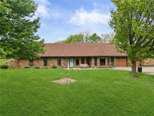 4021 Country Squire Rd, Oak Grove, MO, 64075-5451 | Card Image