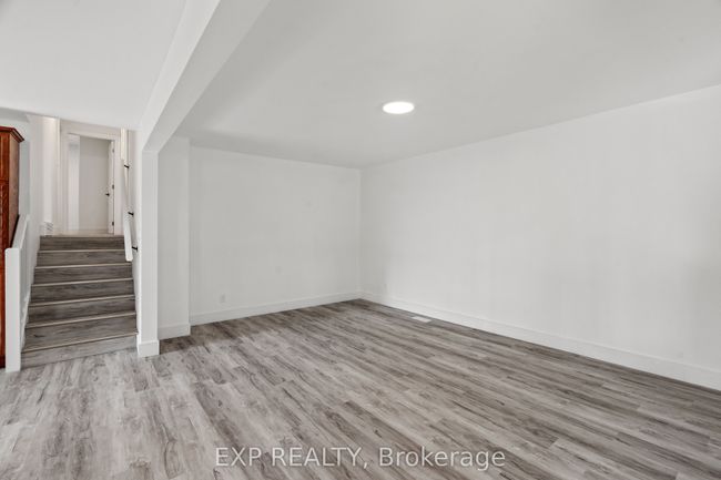 250 William St E, House other with 3 bedrooms, 2 bathrooms and 3 parking in Parkhill ON | Image 7