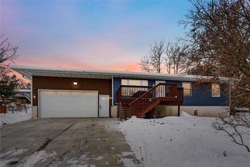 3411 Willow Dr Ne, North Liberty, IA, 52317-9340 | Card Image