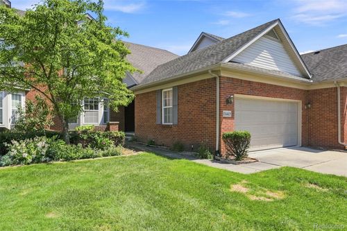 13469 Shire Ln, Southgate, MI, 48195-3179 | Card Image