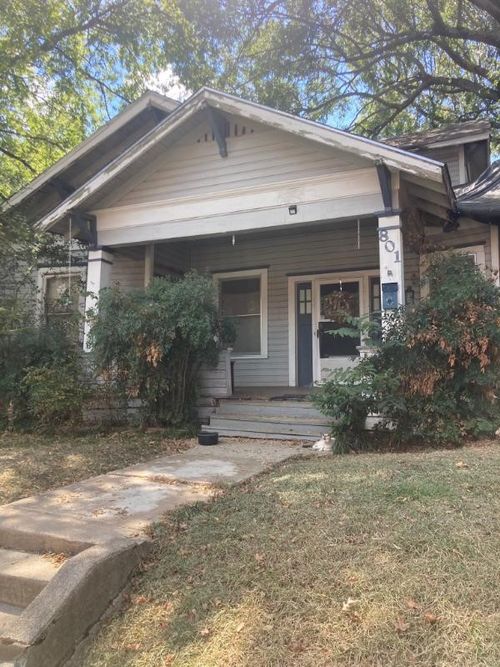 801 W Houston St, Paris, TX, 75460-4098 | Card Image
