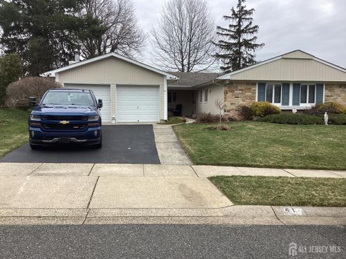 41 Faith Ln, Aberdeen, NJ, 07747-2141 | Card Image