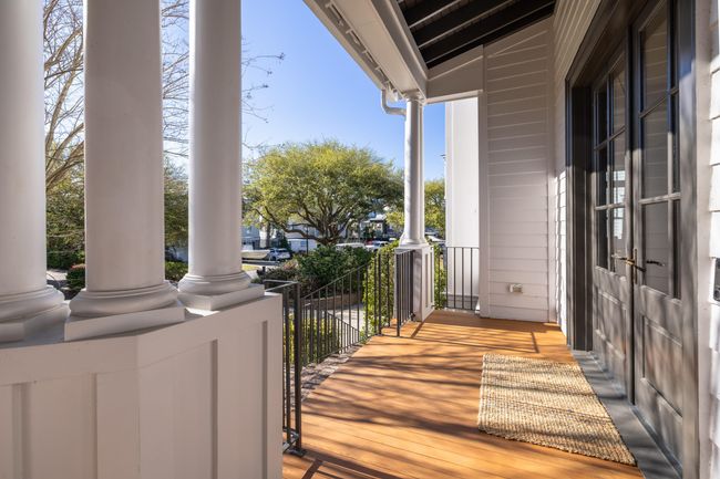Front porch | Image 40