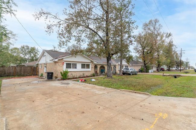 22195 E Martin Dr, Home with 3 bedrooms, 1 bathrooms and null parking in Porter TX | Image 7