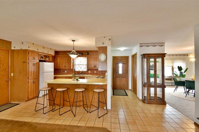 From family room to entry | Image 5