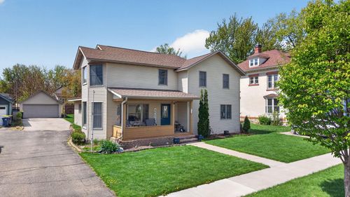 612 S Oak St, Lake City, MN, 55041-1744 | Card Image
