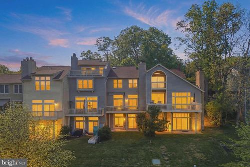 11163 Lake Chapel Ln, Reston, VA, 20191-4307 | Card Image