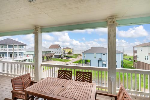 819 Eastview, Crystal Beach, TX, 77650 | Card Image