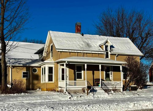 601 W Broadway St, Decorah, IA, 52101-1601 | Card Image