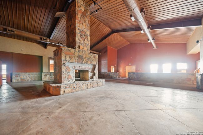 410 S Interstate 35, Home with 0 bedrooms, 0 bathrooms and null parking in Pearsall TX | Image 33