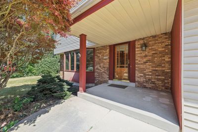 11404 N Country View Dr, House other with 4 bedrooms, 2 bathrooms and null parking in Mequon WI | Image 2