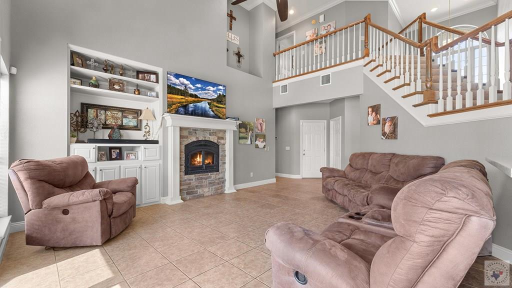 Residential in Hooks 4