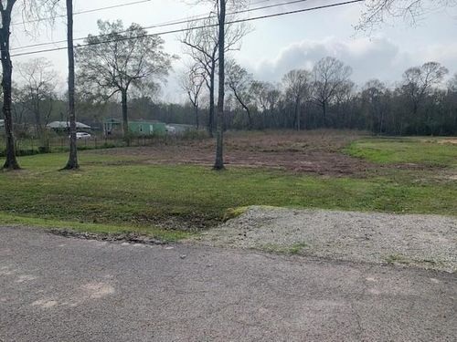 421 County Road 4012, Dayton, TX, 77535-7401 | Card Image