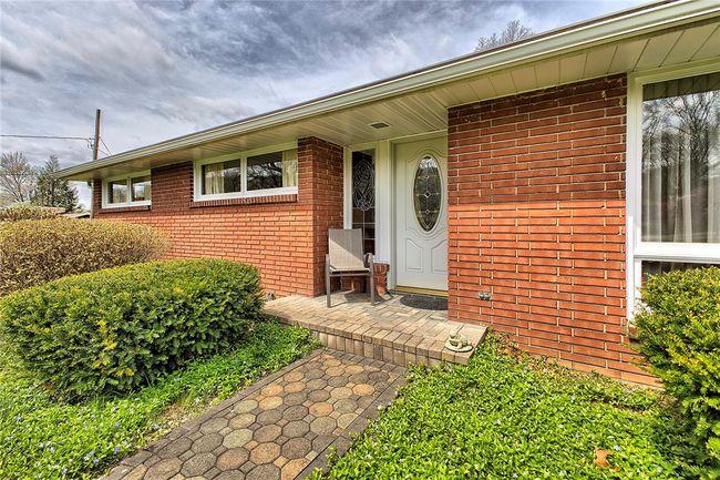 204 Bashforth Dr, House other with 3 bedrooms, 2 bathrooms and 1 parking in Jeannette PA | Image 4