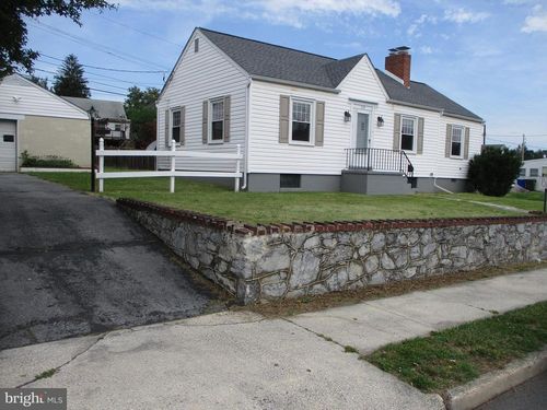719 Chestnut St, HAGERSTOWN, MD, 21740-6302 | Card Image